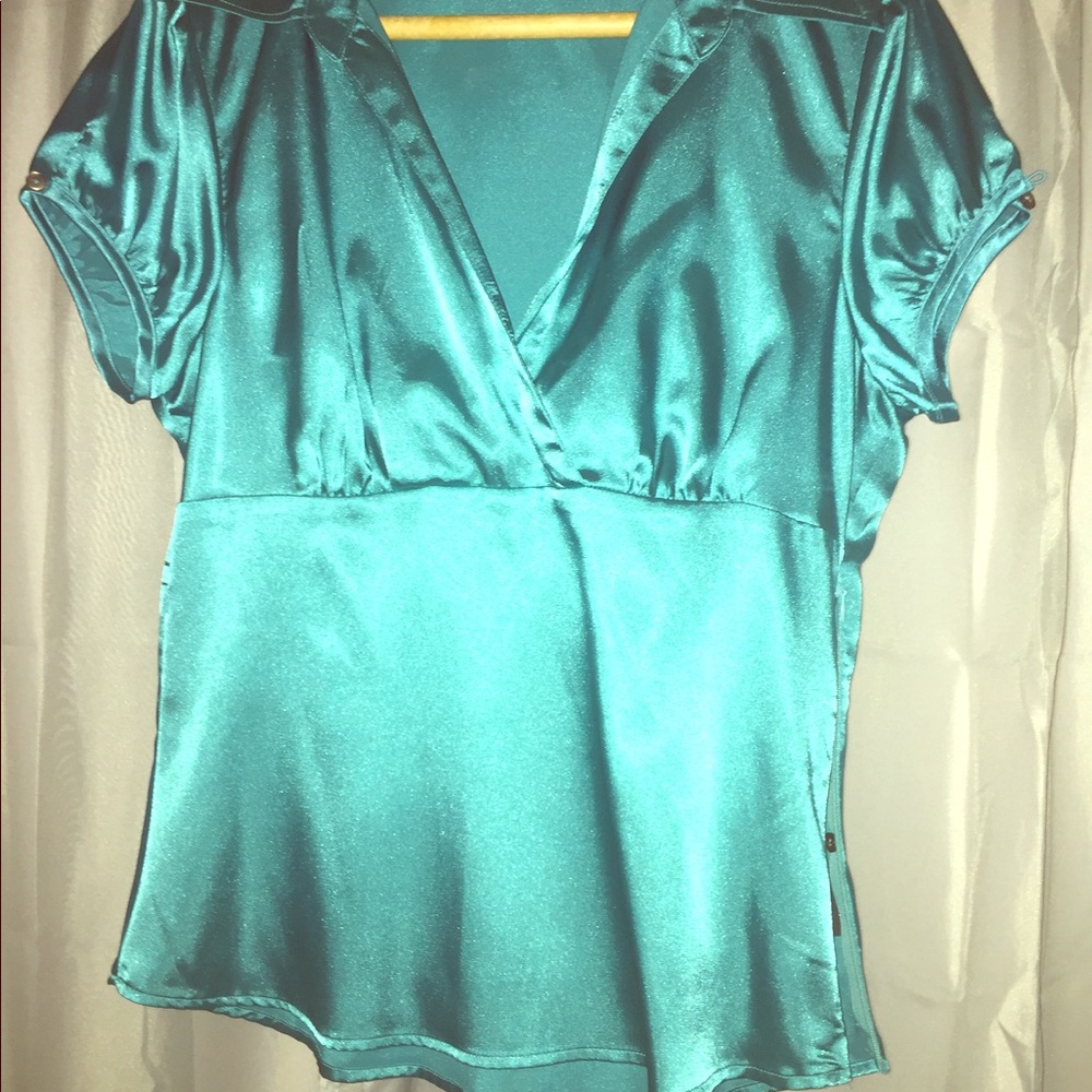 Beautiful Teal silky top